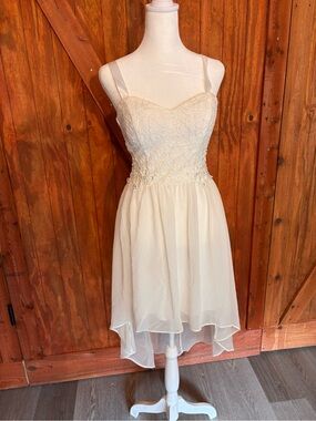Elegant white Lace Bodice Spaghetti Strap Dress